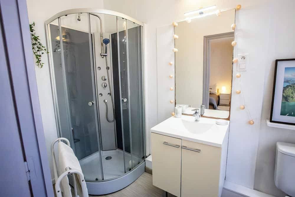 Foto 4 von 10: Beautiful 52 M2 City Center Apartment