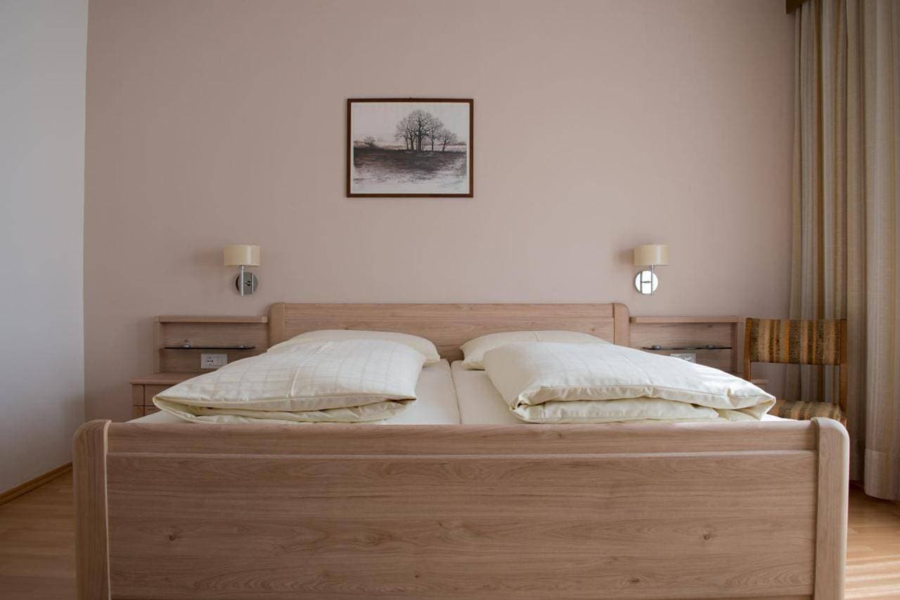 Foto 6 von 9: Double Room with Balcony (2 Adults + 1 Child)