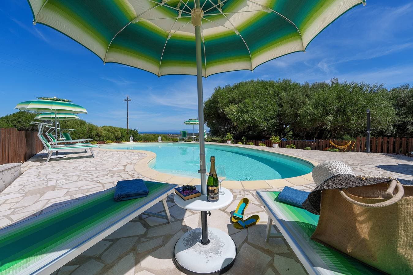Casa Ginestre piscina e vista mare 1