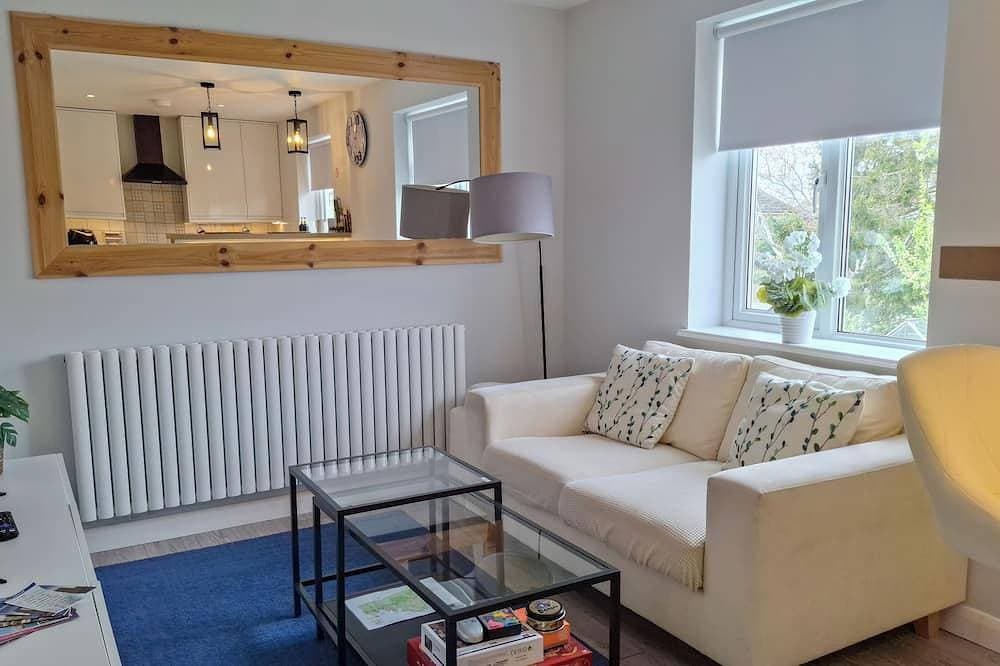 New 2 bedrooms with private en-suite near Heathrow 1