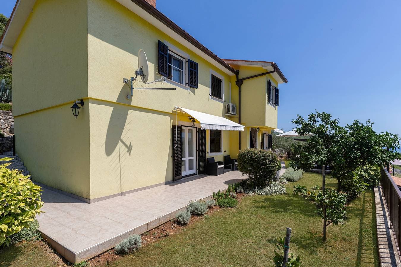 Foto 12 von 35: Ferienhaus für 6 Personen mit Terrasse