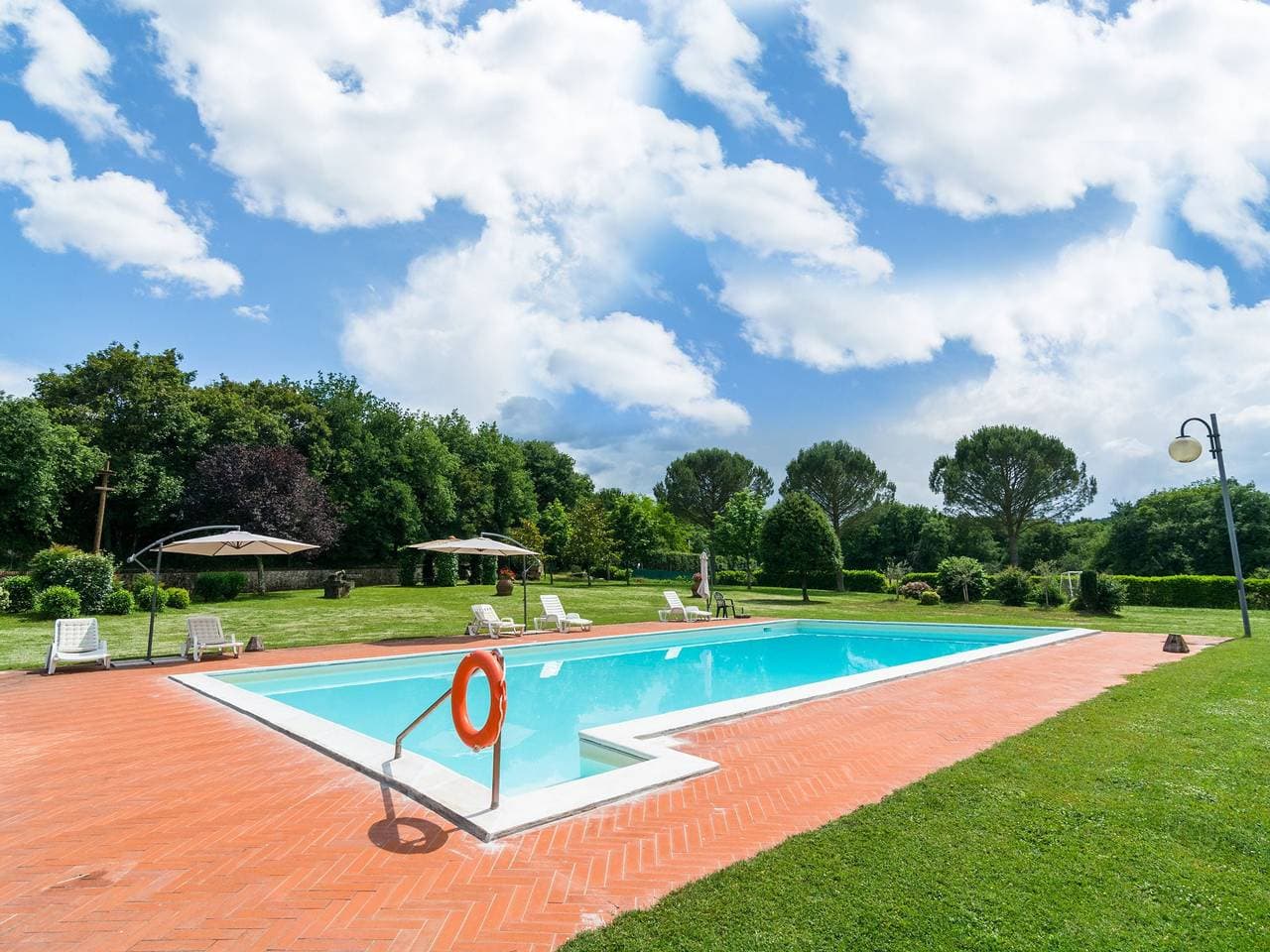 Foto 3 von 69: Bucine Hideaway mit Pool