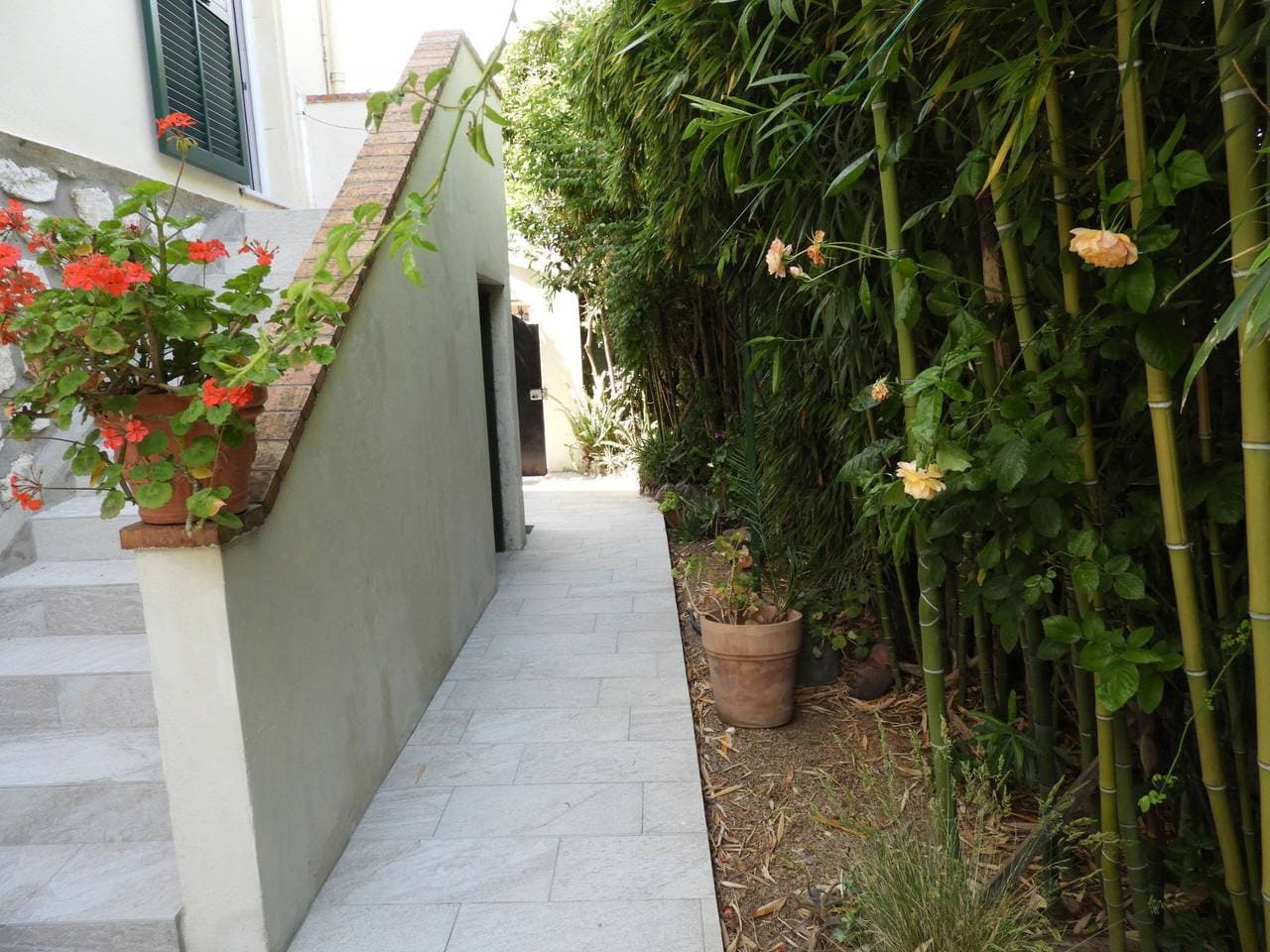 Foto 7 von 48: Wohnung "Les roses" auf einem eingemauerten Grundstück