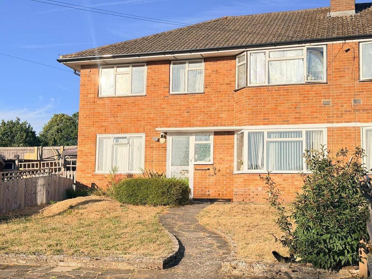 Charming Two Double Bedroom Maisonette with Garden 1