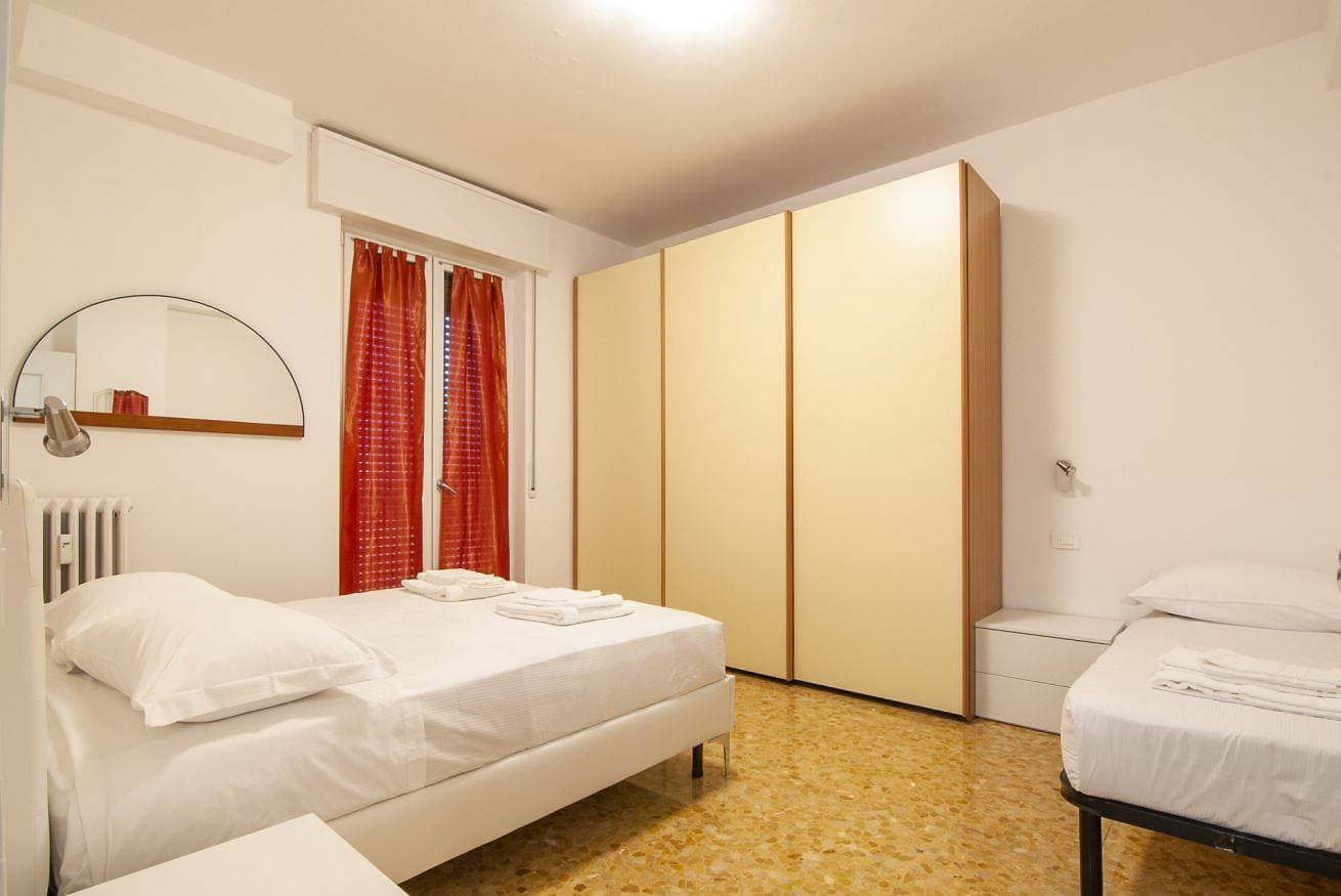 Foto 10 von 44: Ferienwohnung für 4 Personen mit Balkon/Terrasse