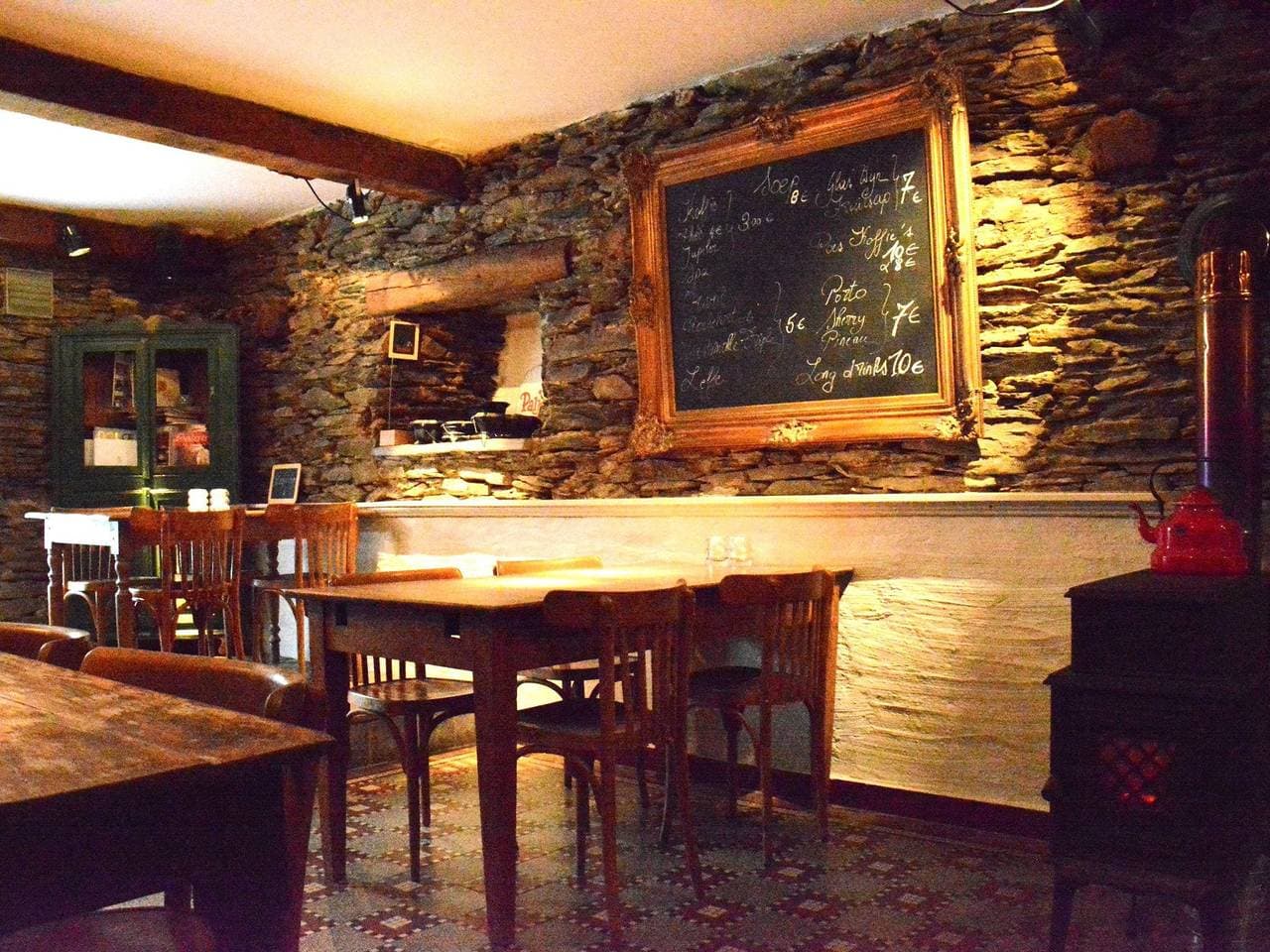 Foto 12 von 40: Ferienhaus in Bièvre mit Terrasse