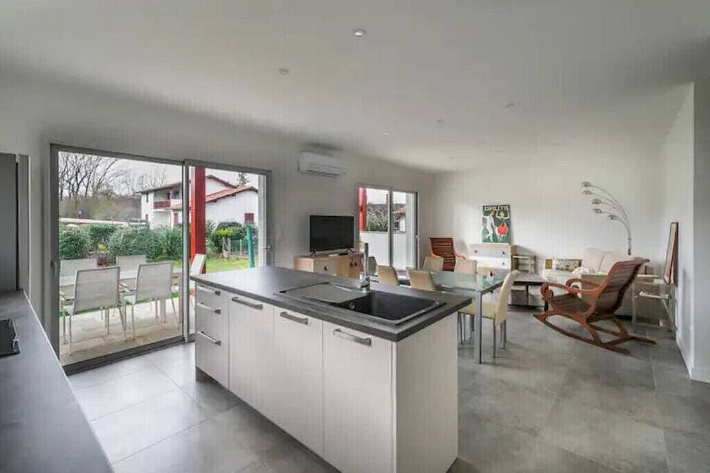 Foto 5 von 20: New Riverside air conditioned calm enclave