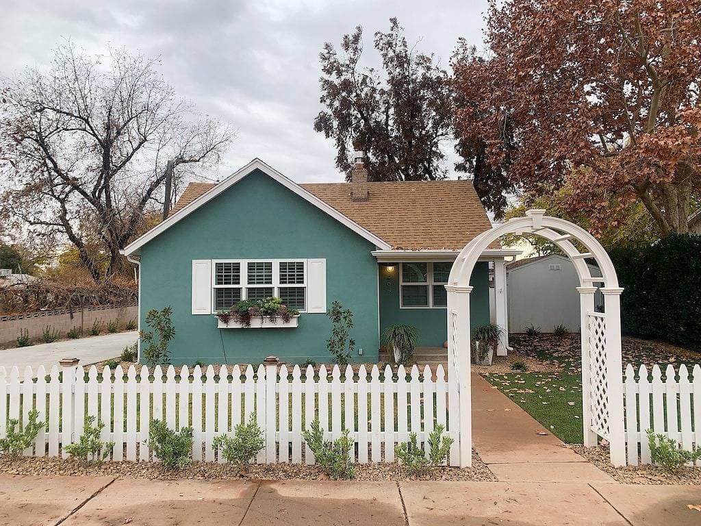 Foto 3 von 18: Charming Historic Cottage in Downtown St. George