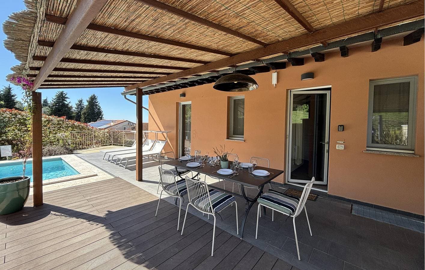 Foto 6 von 39: Gemütliche Wohnung am See mit Pool und Parkplatz