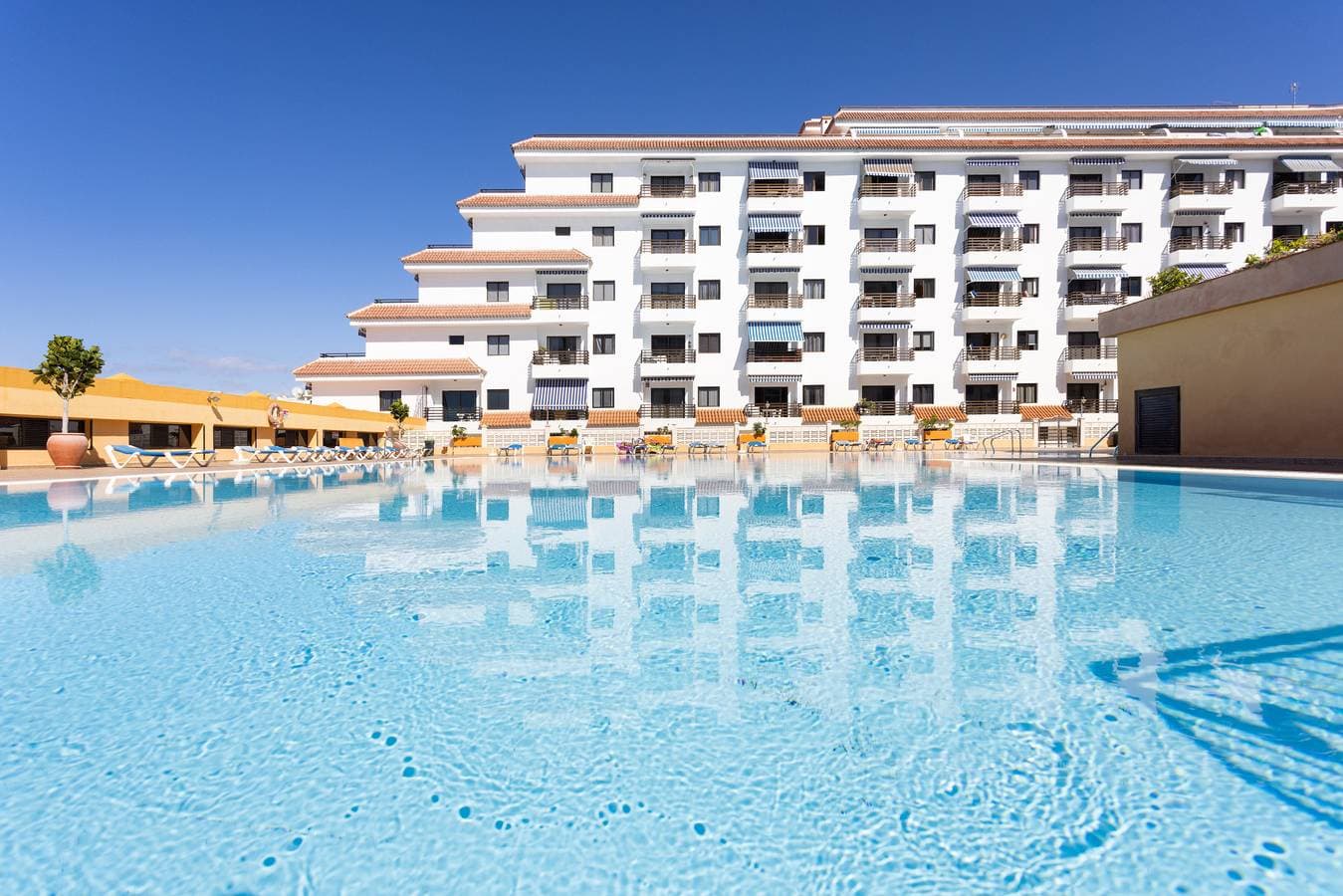 Foto 11 von 32: An erster Strandlinie mit Pool und gratis WLAN