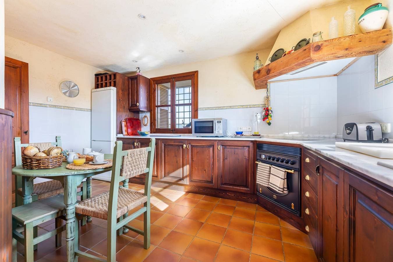 Foto 12 von 29: Ferienhaus 'Finca Som Llum' mit Bergblick, WLAN und Klimaanlage