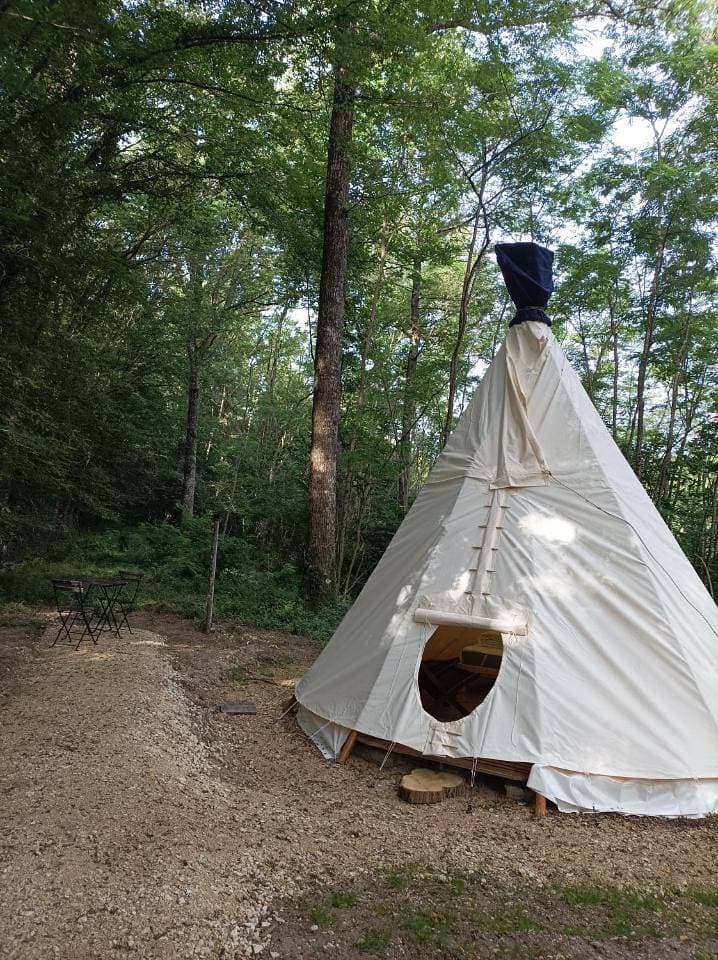 Foto 7 von 9: Tipi