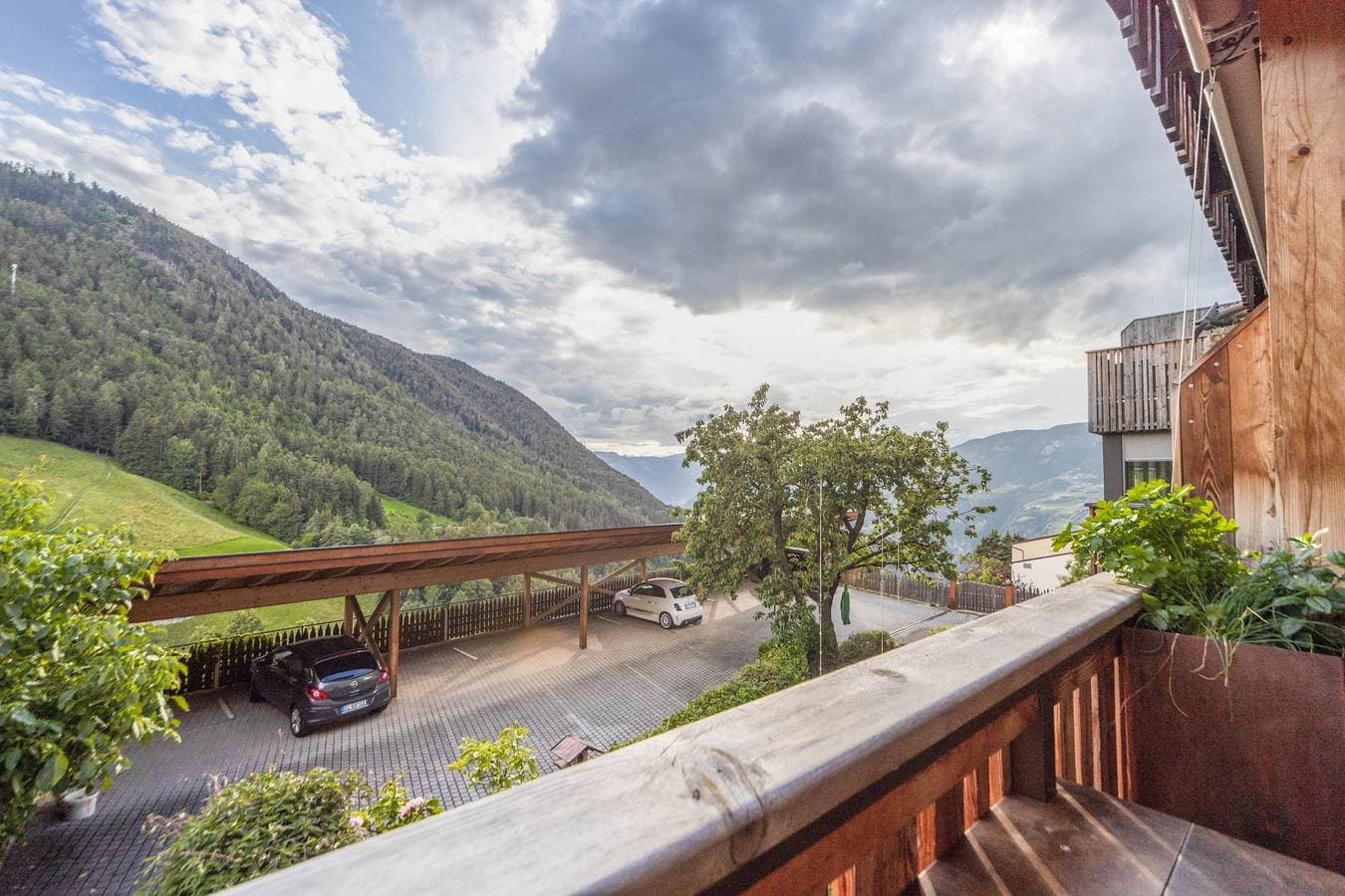 Foto 6 von 38: Schöne Ferienwohnung "Sonnleiten Sonnenadler 2" mit Blick auf die Berge