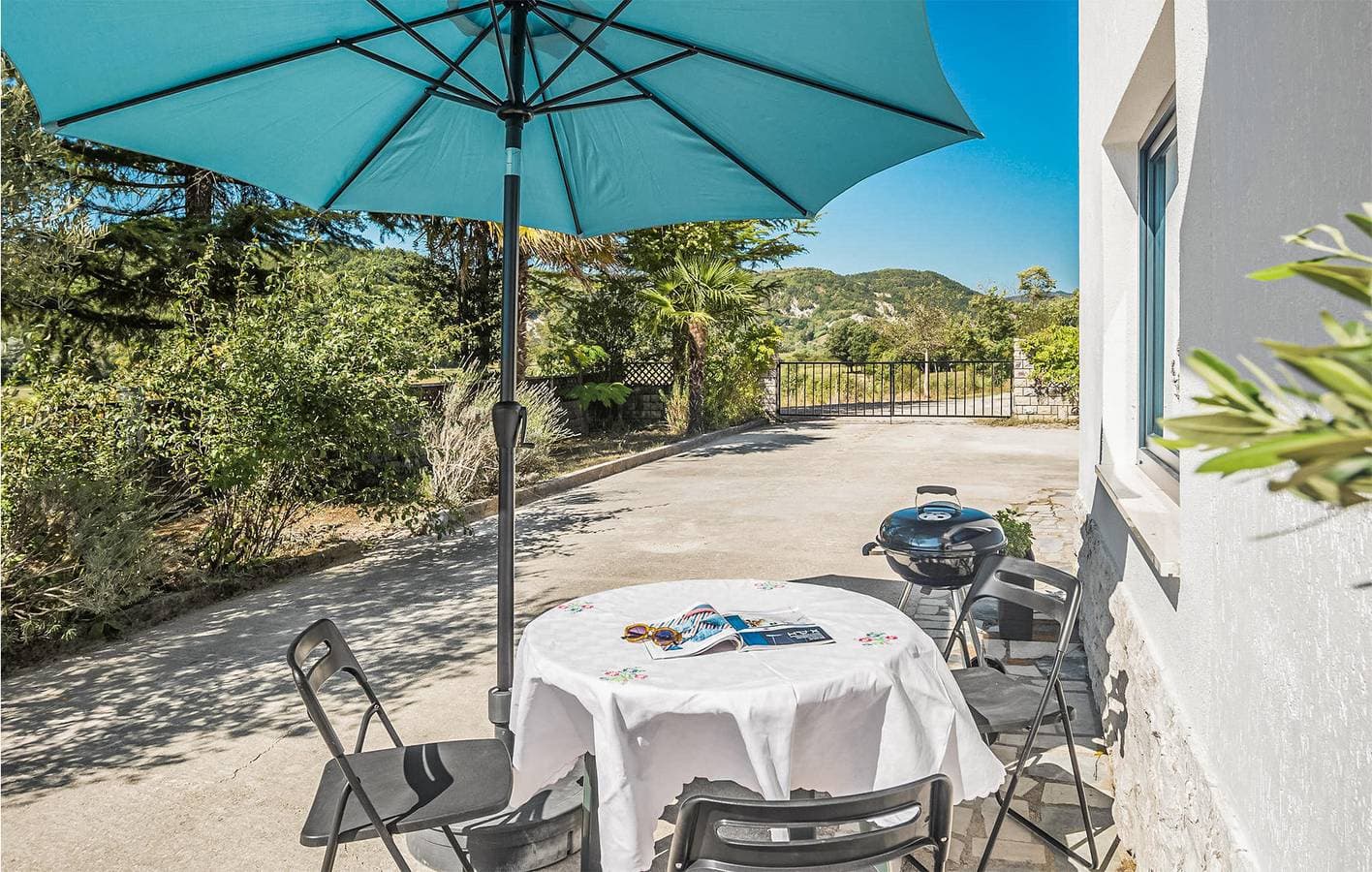 Foto 3 von 37: Charmante 74 m² große Wohnung mit Terrasse, Pool und WLAN für Ihren perfekten Urlaub