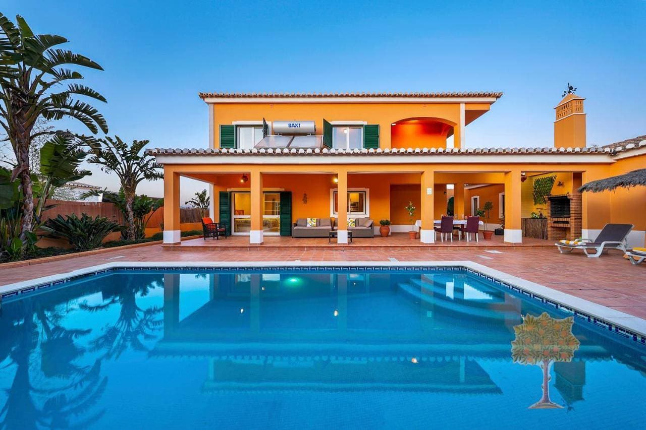 "Orange Tree Villa in Alvor - South - facing Family Villa with Private Poll" 1