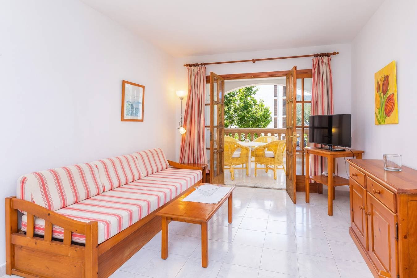 Foto 4 von 32: Strandnahes Apartment mit Zugang zum Pool, einer privaten Terrasse, Klimaanlage und WLAN