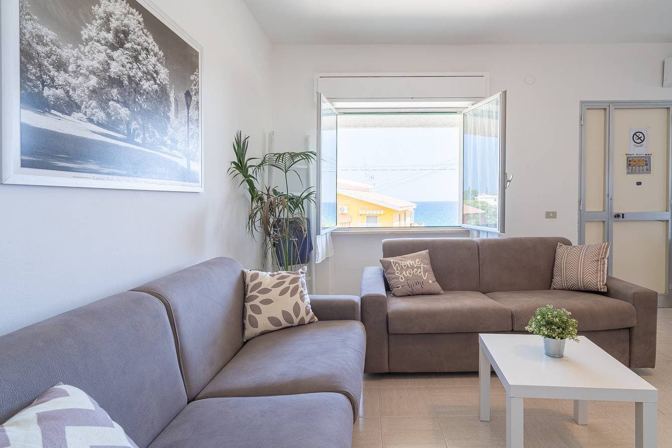 Foto 6 von 38: Ferienhaus „Villa Clara“ mit Meerblick, überdachter Terrasse und Garten