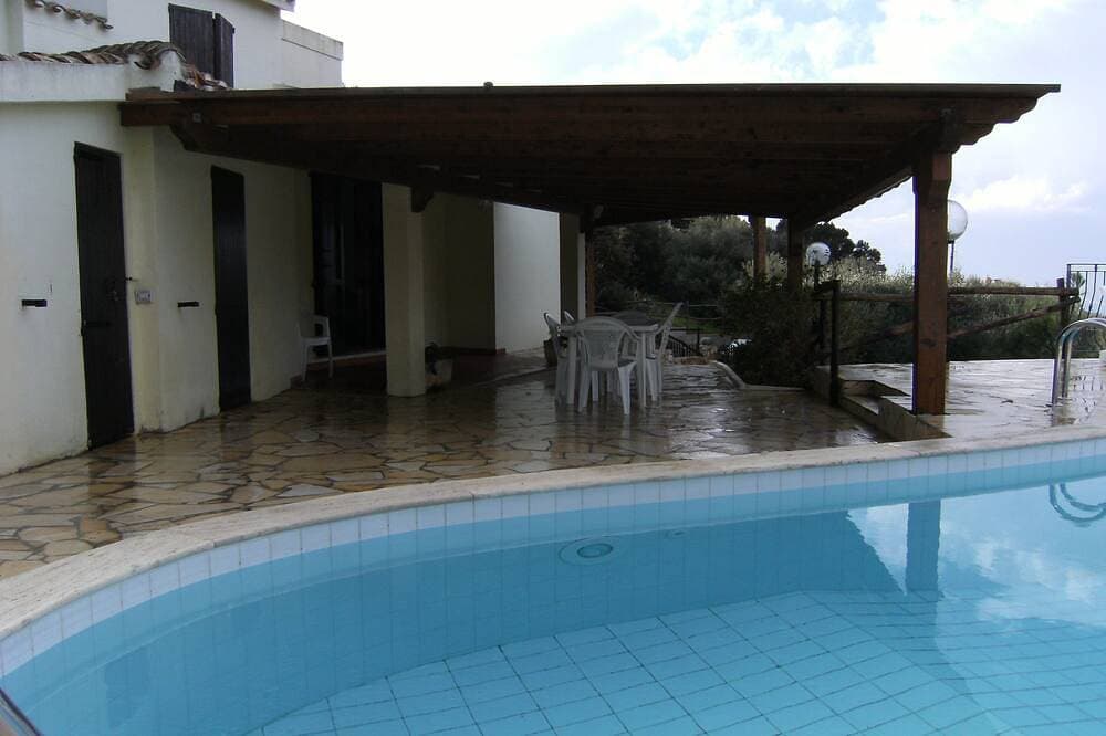Foto 8 von 30: Villa mit privatem Pool, mit Panoramablick auf das Meer und atemberaubendem Sonnenuntergang