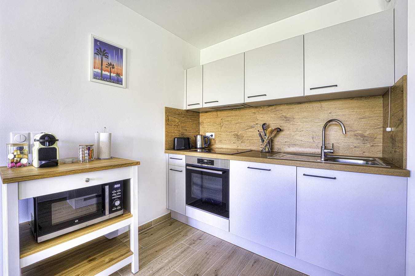 Foto 10 von 16: Appartement Fleuri, vue mer - Welkeys
