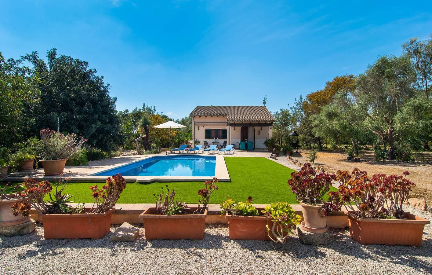 Foto 4 von 38: Gemütliche Terrassenwohnung mit Pool, Küche und Grill in Búger
