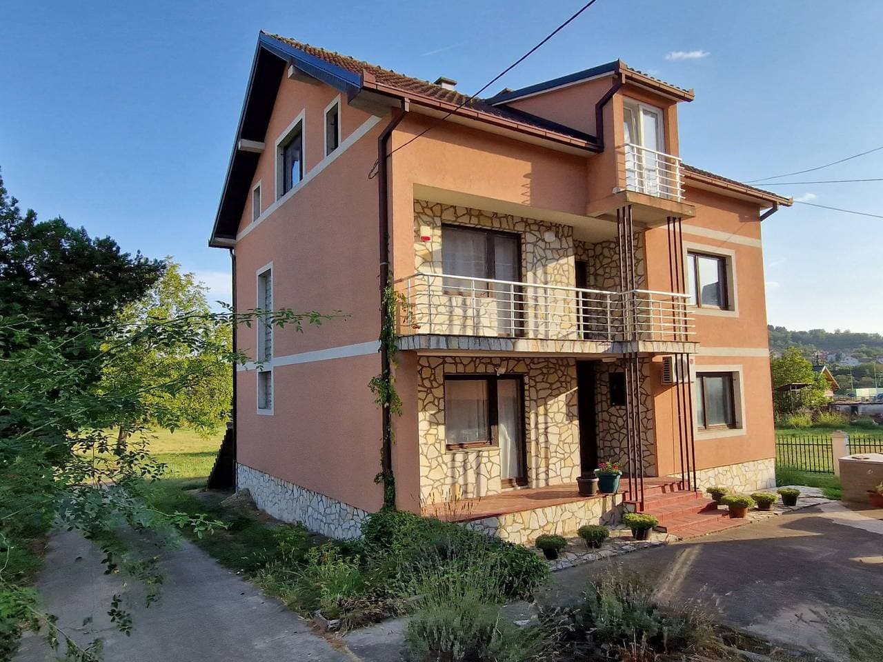 Schöne große Villa Vrcin 1