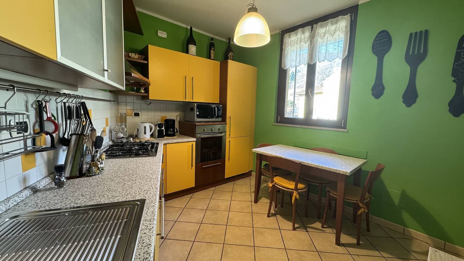 Foto 6 von 31: Ferienwohnung für 5 Personen mit Garten