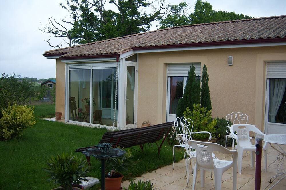 Apartment in the extension of the guest house in the countryside near Bergerac 1