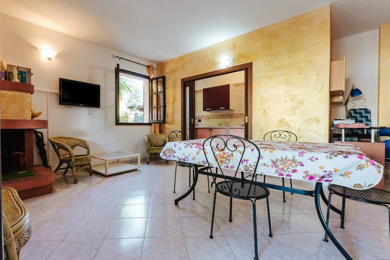 Foto 4 von 23: Ferienhaus 'Villa Carola' mit Bergblick, WLAN und Klimaanlage