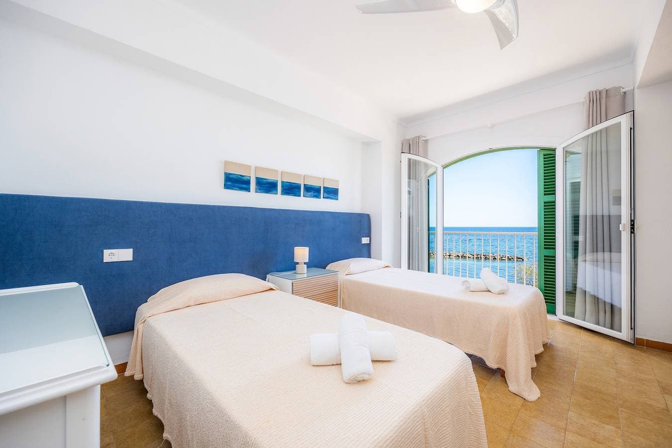 Foto 8 von 28: Ferienwohnung "Duplex Voramar Mhm Seafront" mit Meerblick, Balkon und WLAN
