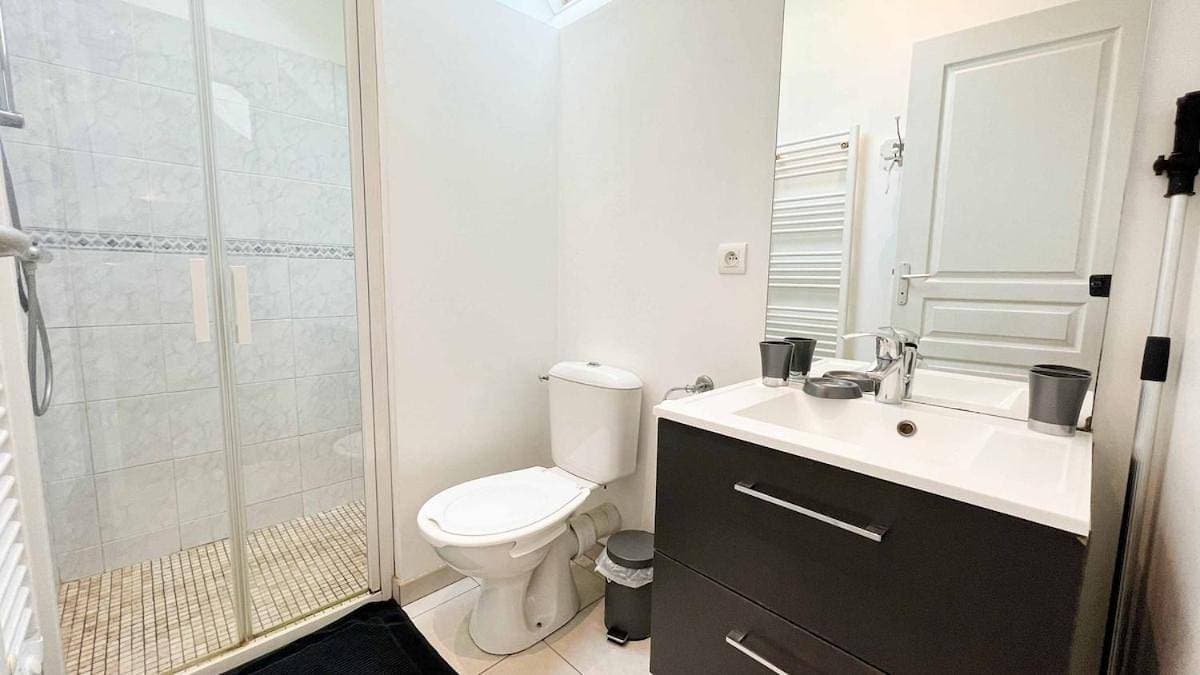 Foto 4 von 11: Three-Bedroom House