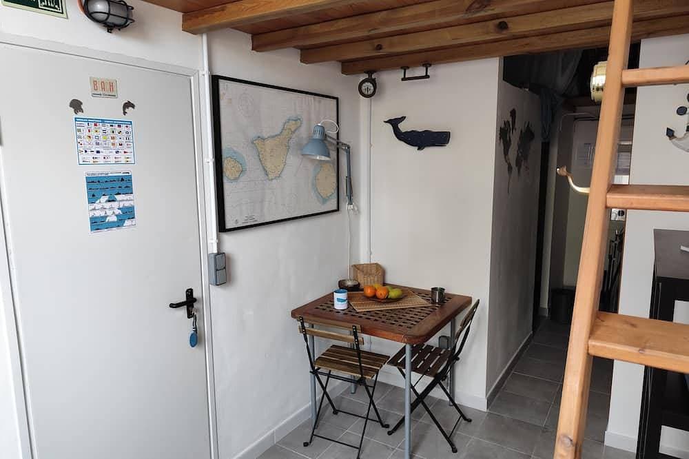 Foto 10 von 30: The Cabin, Nano study