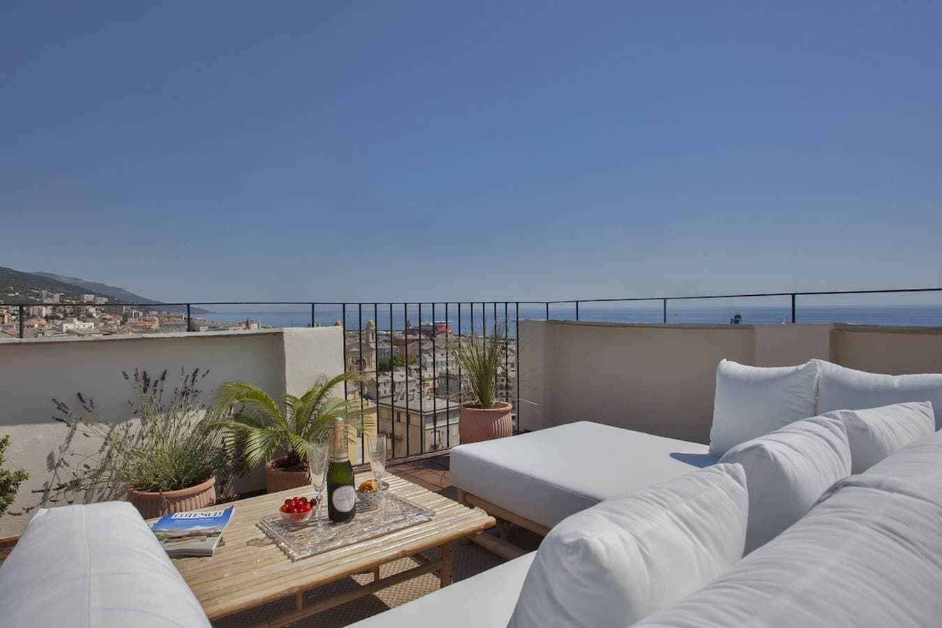 Foto 8 von 45: Appartement de standing avec rooftop de 35m2