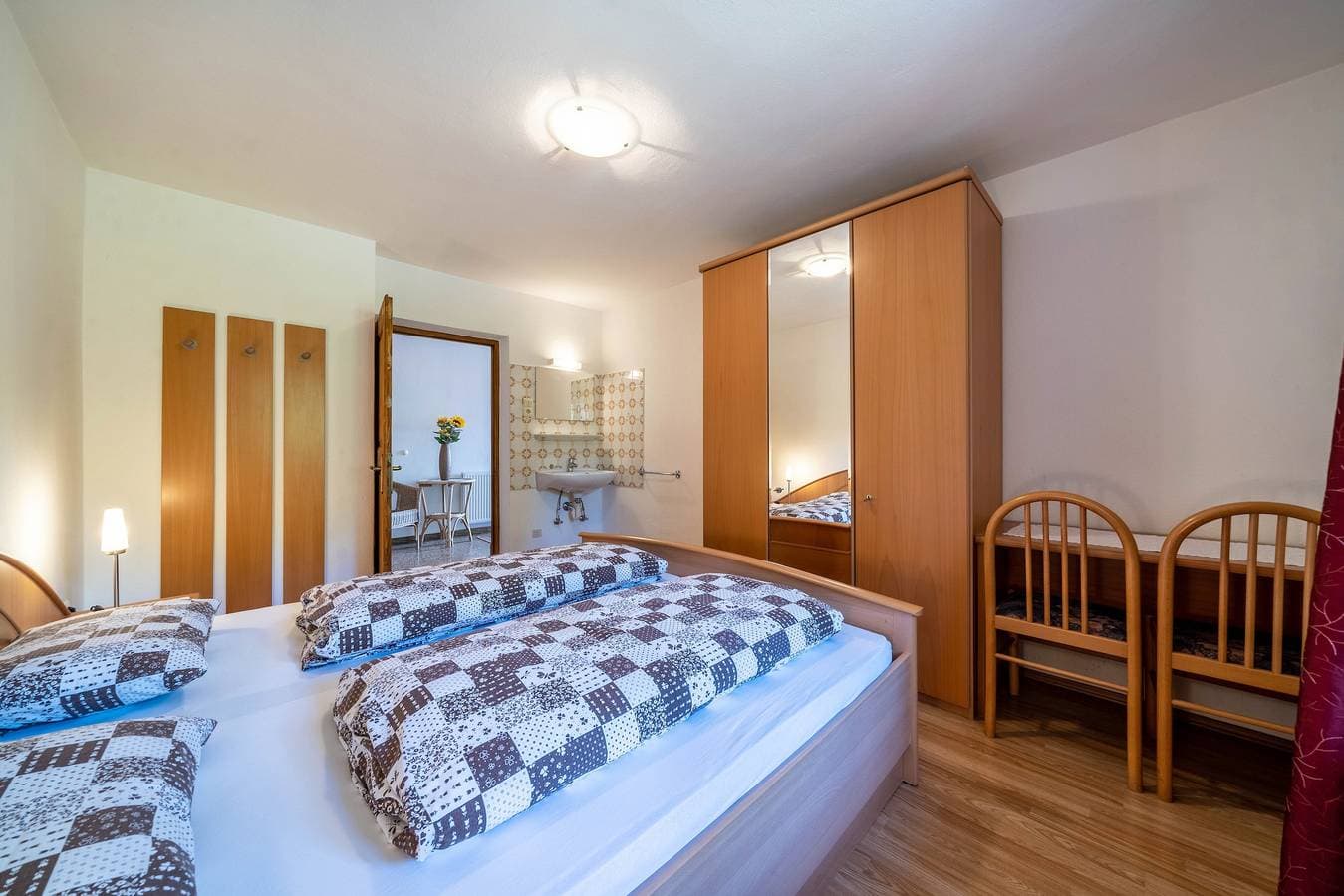Foto 13 von 25: Ferienwohnung Brunjaunhof mit Bergblick, privater Terrasse und Gemeinschaftsgarten
