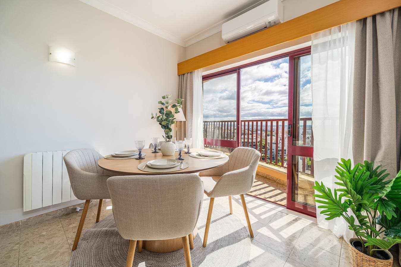 Foto 4 von 25: Apartment 'Praia Azul Ocean View' mit Meerblick, WLAN und Klimaanlage