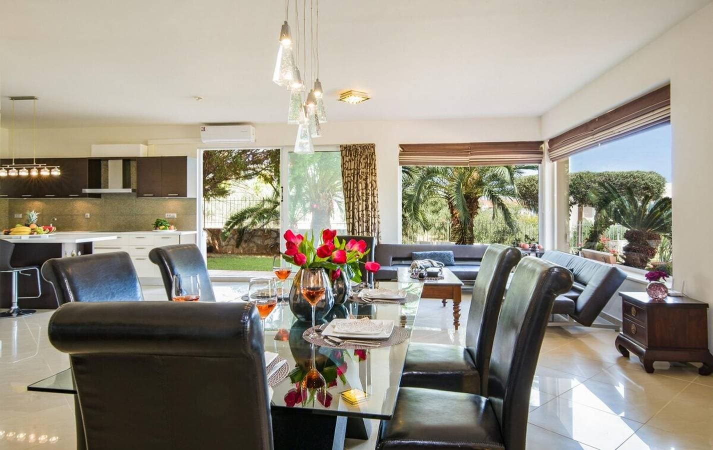 Foto 7 von 39: Villa für 8 Personen mit Terrasse