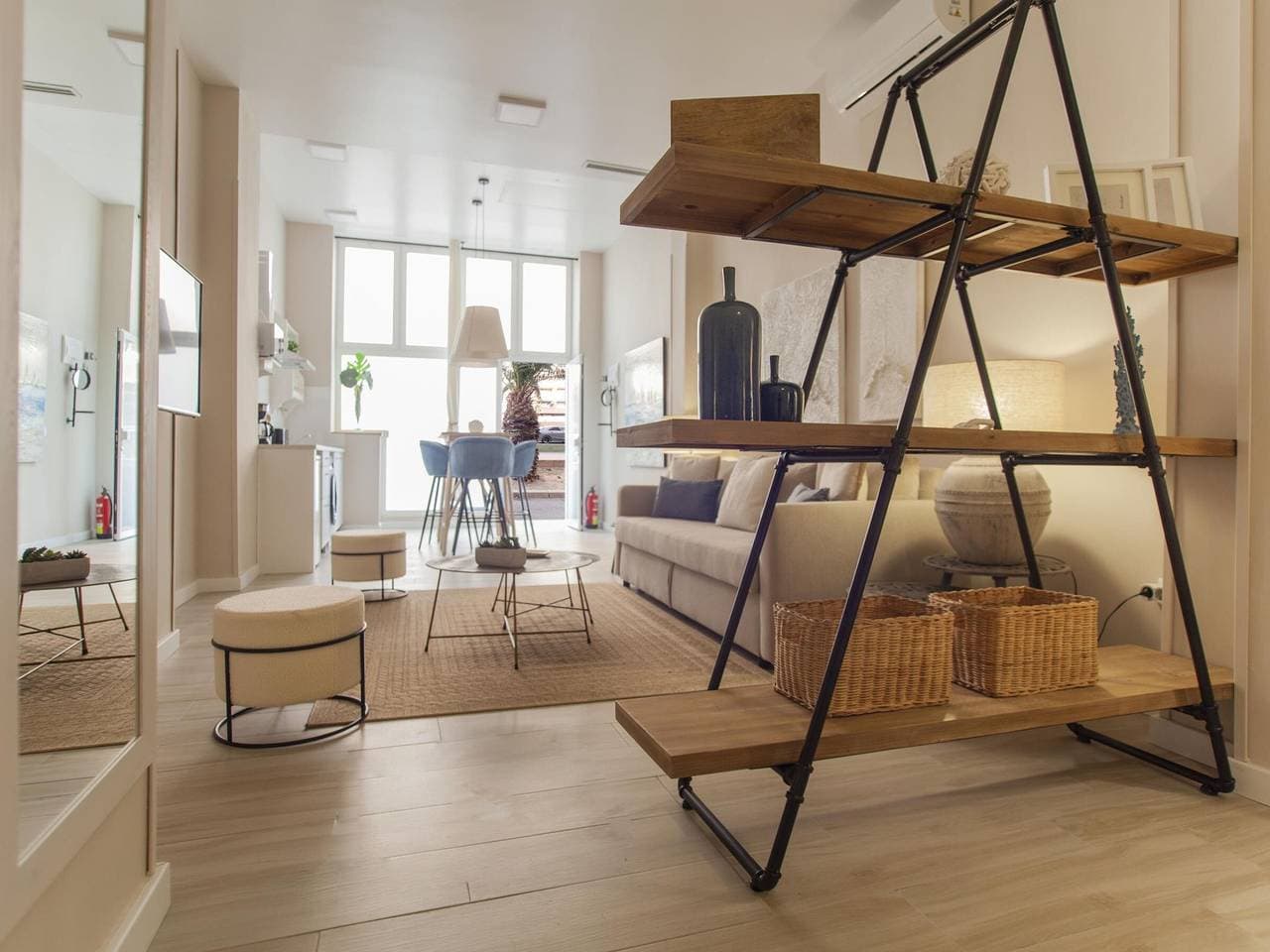 Foto 3 von 22: Stilvolles Loft 100 m vom Strand in Valencia mit WLAN und Klimaanlage