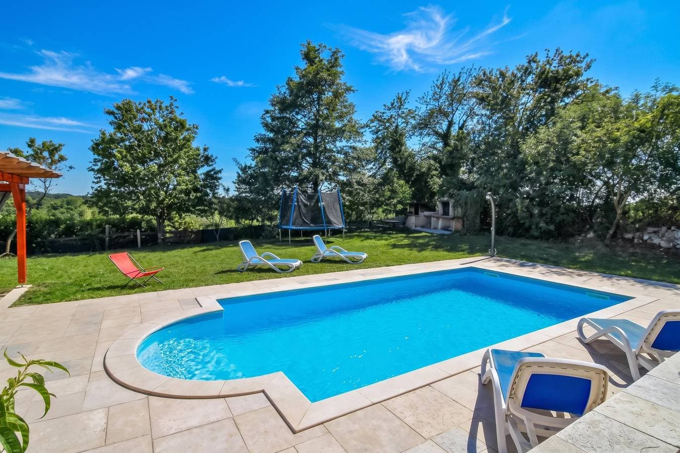 Foto 2 von 35: Villa Simac With Pool and Whirlpool