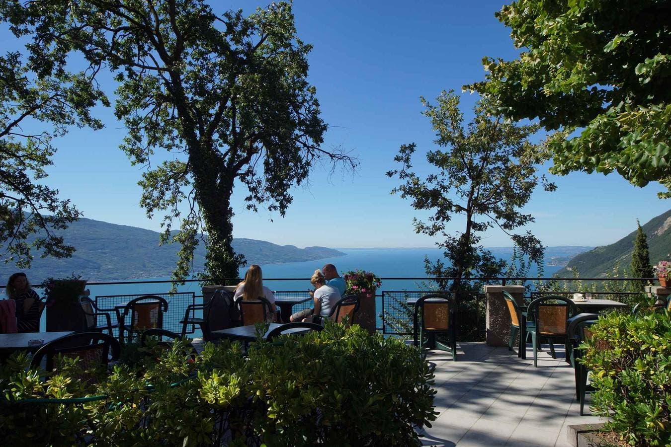 Foto 11 von 27: Ferienwohnung mit Seeblick und Pool