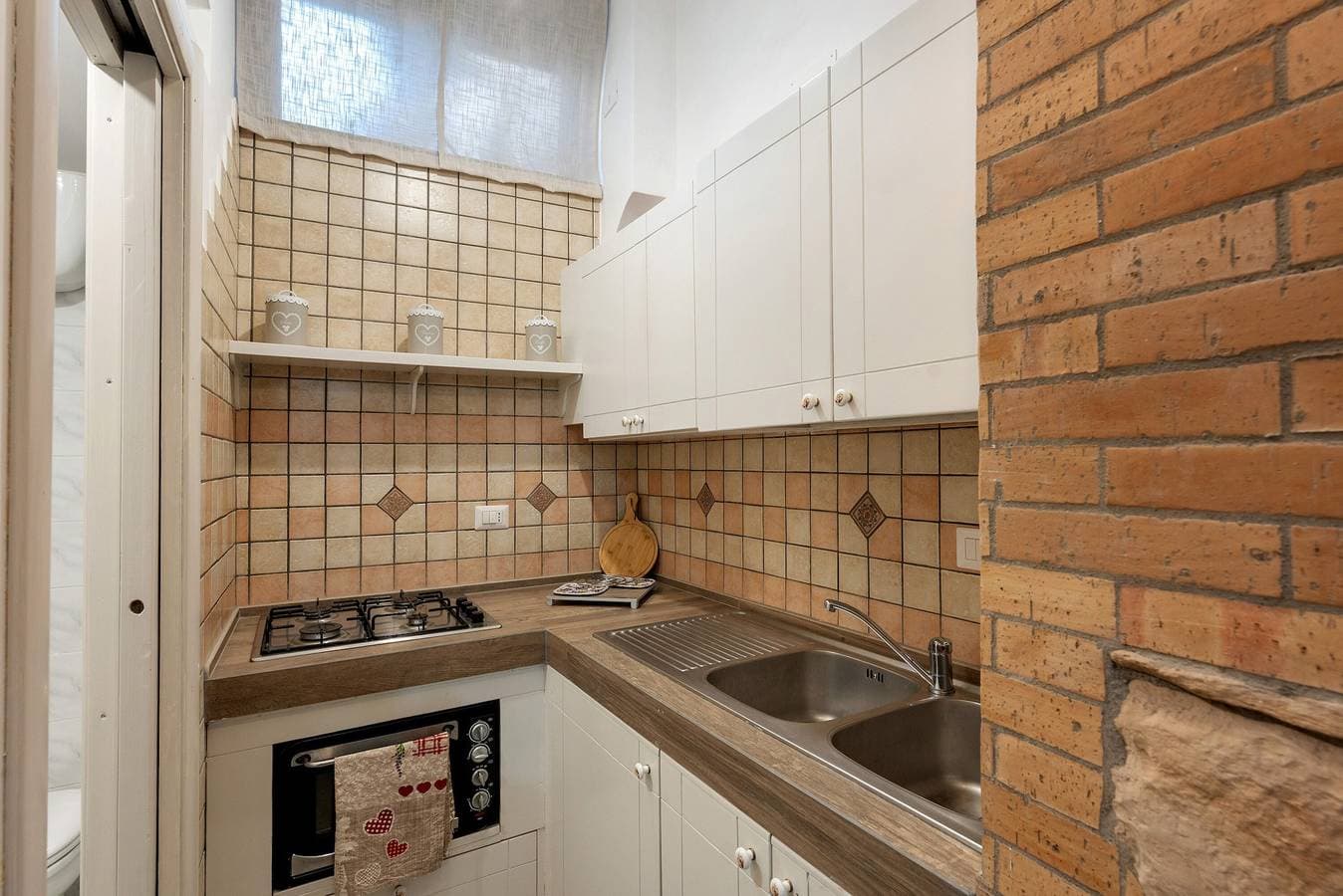 Foto 7 von 25: Ferienwohnung 'La Cantina Di Alba E Tramonto' mit Wi-Fi und Klimaanlage