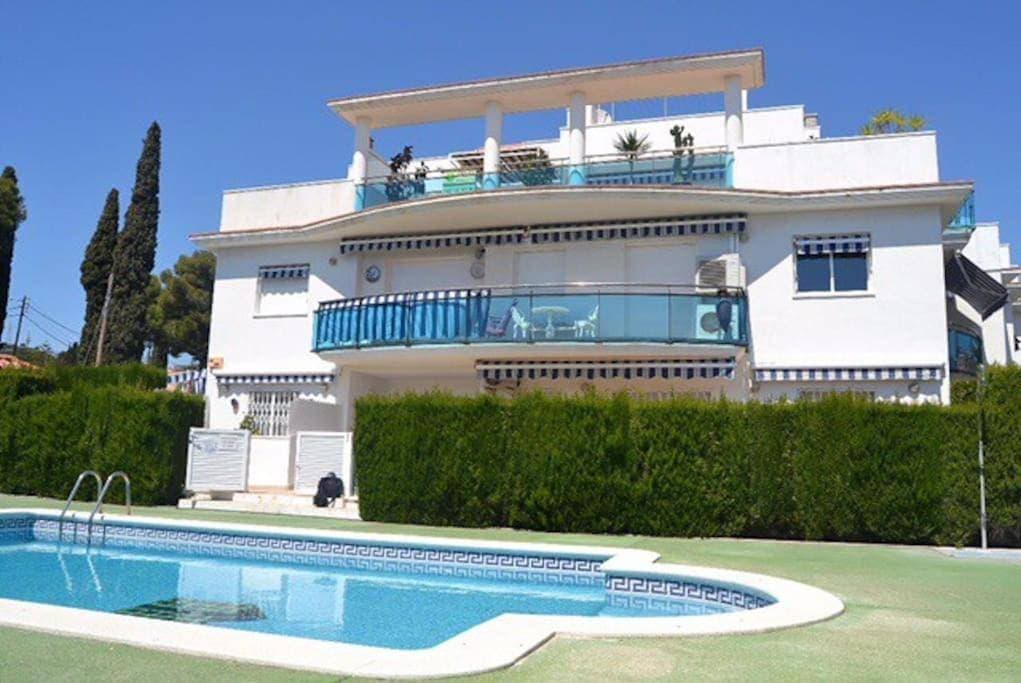 2-Bedroom Escape, 50 km to Vibrant Barcelona 1