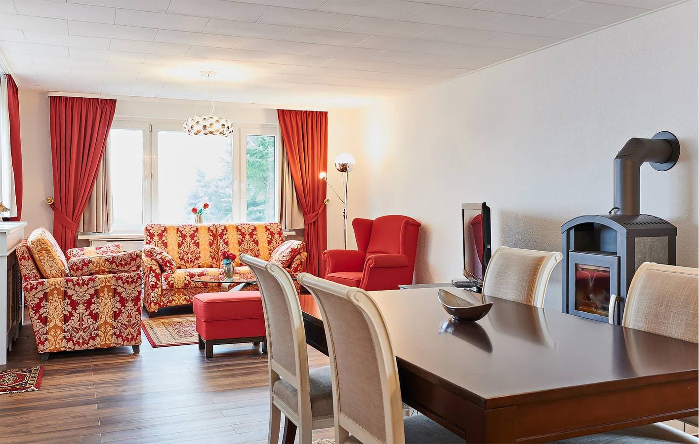 Foto 4 von 19: Gemütliche Wohnung mit TV, Terrasse, Parkplatz, Küche und Internet