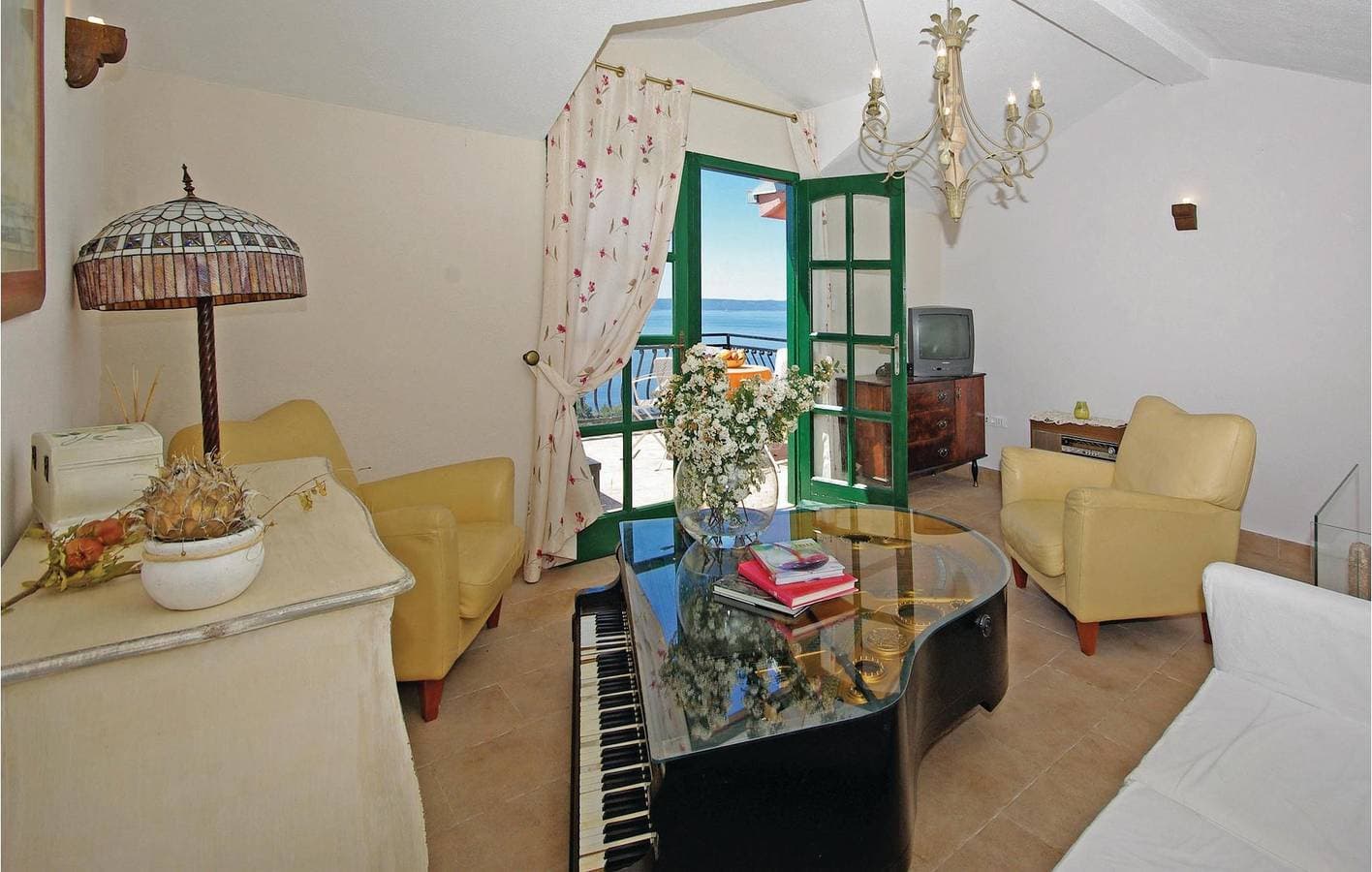 Foto 6 von 31: Reizend, 1,5 km von der Küste und dem Stadtzentrum entfernt: Gemütliche 2-Zimmer-Wohnung mit Terrasse