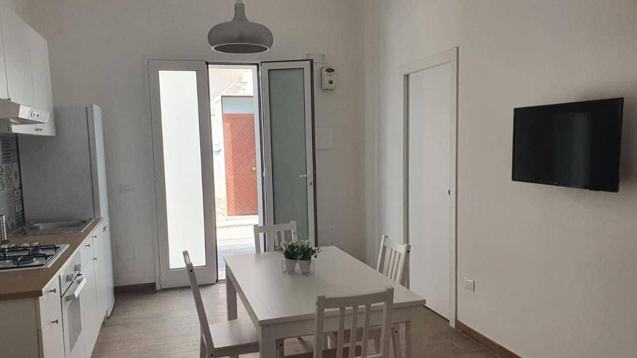Foto 2 von 6: Two-Bedroom Apartment