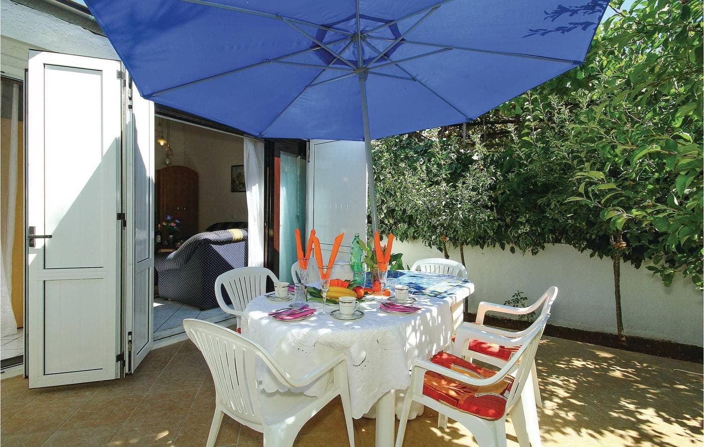 Foto 4 von 32: Charmante Ferienwohnung mit Terrasse, Klimaanlage und Parkplatz in der Nähe eines FKK-Strandes