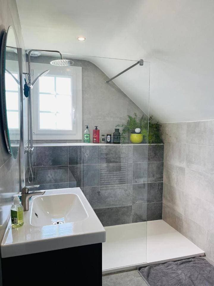 Foto 7 von 11: Quadruple Room with Private Bathroom