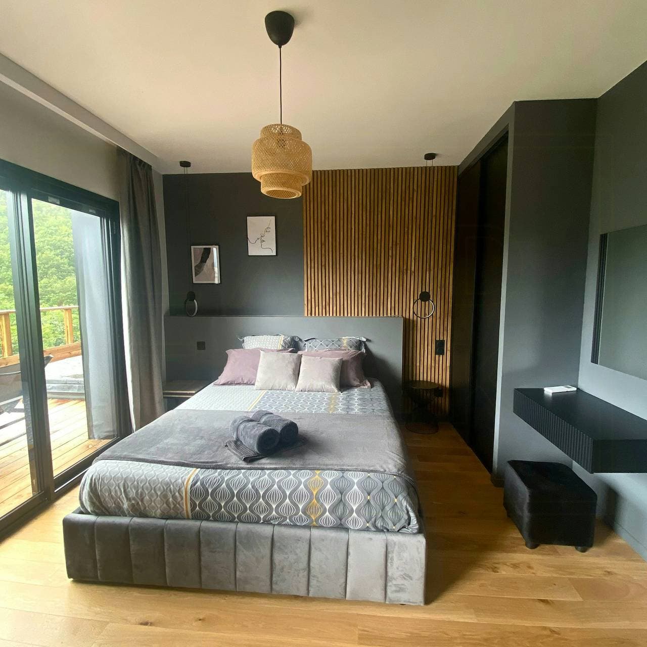 Foto 12 von 26: Moderne Villa mit Blick auf den Mont Lozère