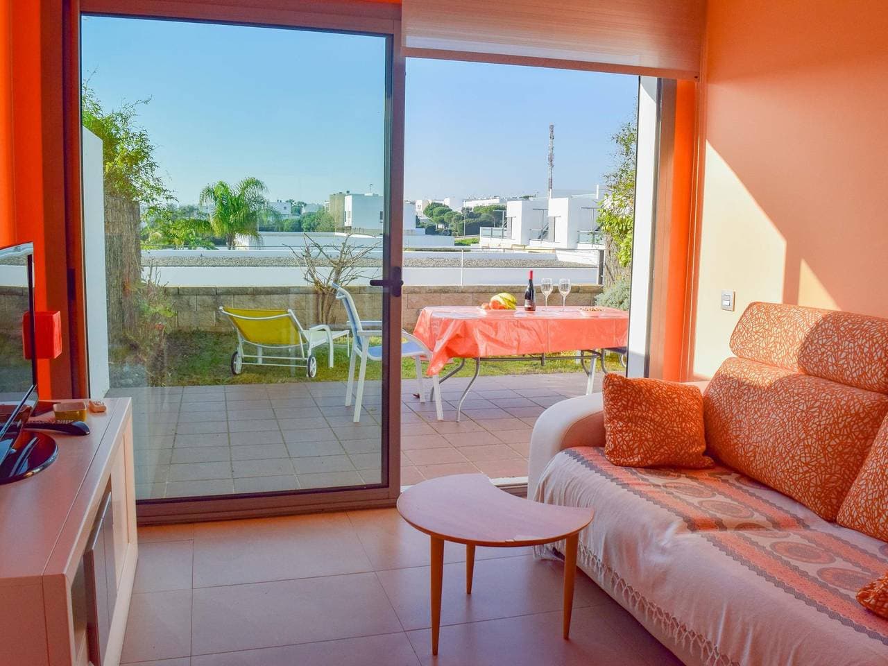 Foto 8 von 26: Moderne Ferienwohnung in Wohnanlage mit Gemeinschaftspool