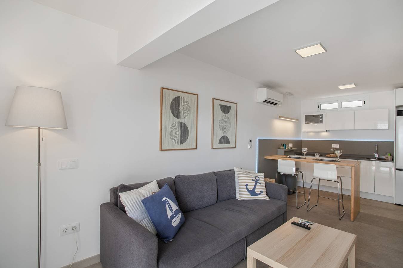 Foto 2 von 24: Ferienwohnung 'Sun and Serenity Pool Wifi' mit Meerblick, Wi-Fi und Klimaanlage