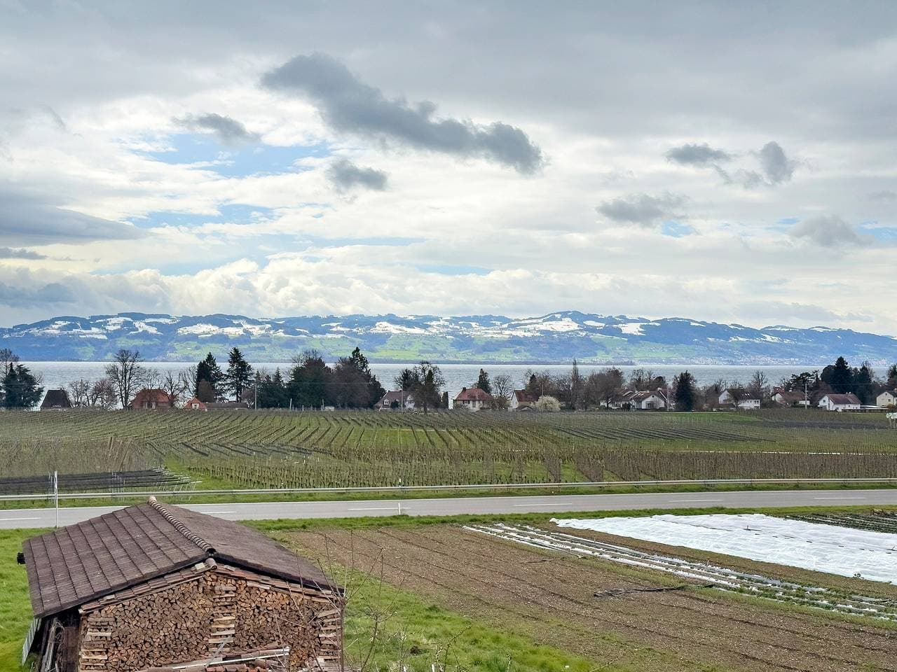 Foto 9 von 33: Ferienwohnung 2 Marschall mit Gemeinschaftsgarten, Balkon und WLAN