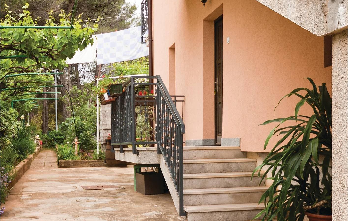 Foto 9 von 33: Gemütliche 2-Zimmer-Wohnung mit Terrasse, WLAN und Parkplatz, 2,5 km vom Strand entfernt